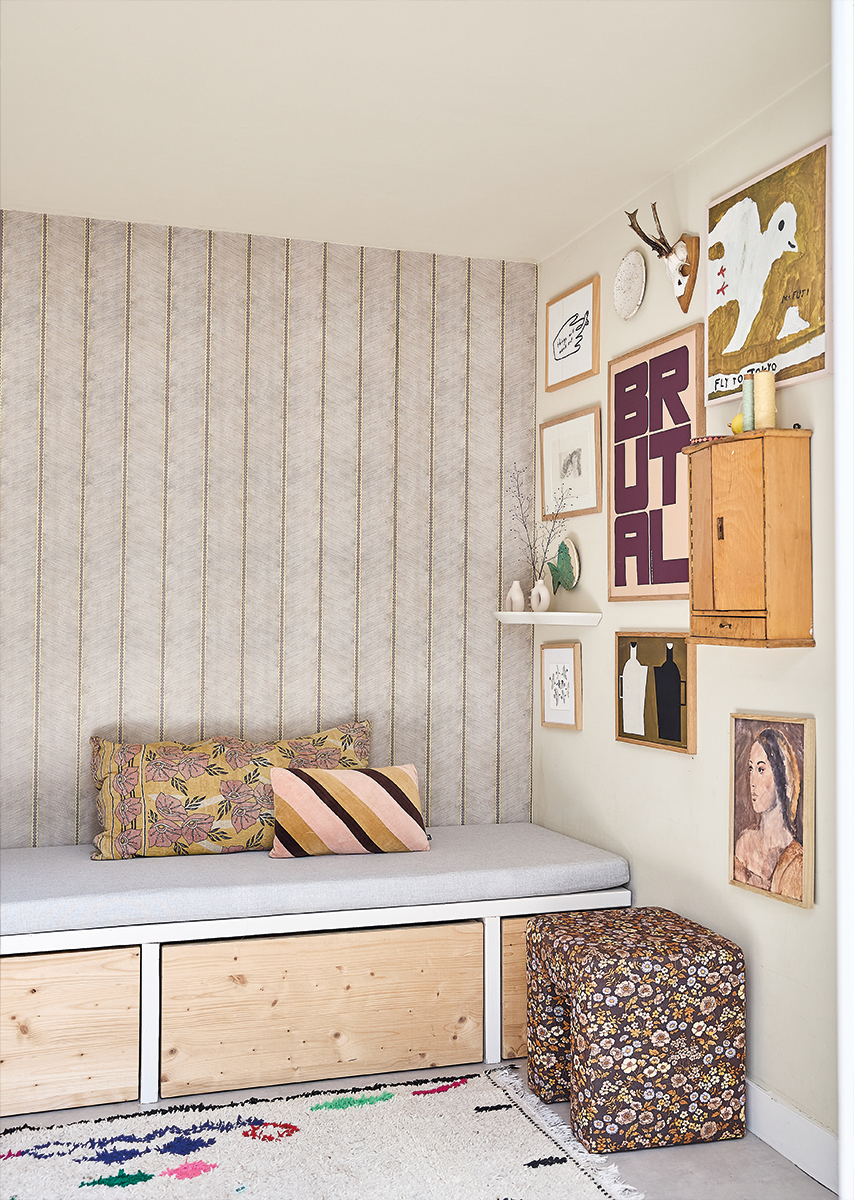 Chevron Taupe Wallpaper