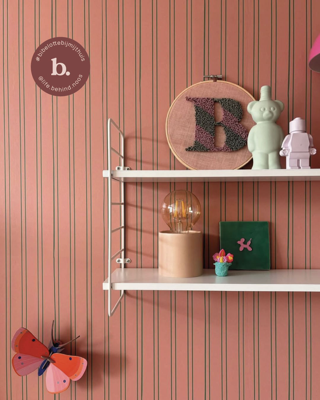 Behang Gestreept framboos - @life.behind.noos