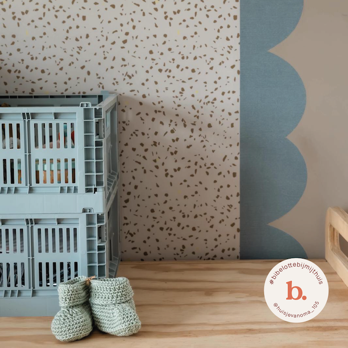 Behangrand Boogje-denim & Behang Terrazzo olijf