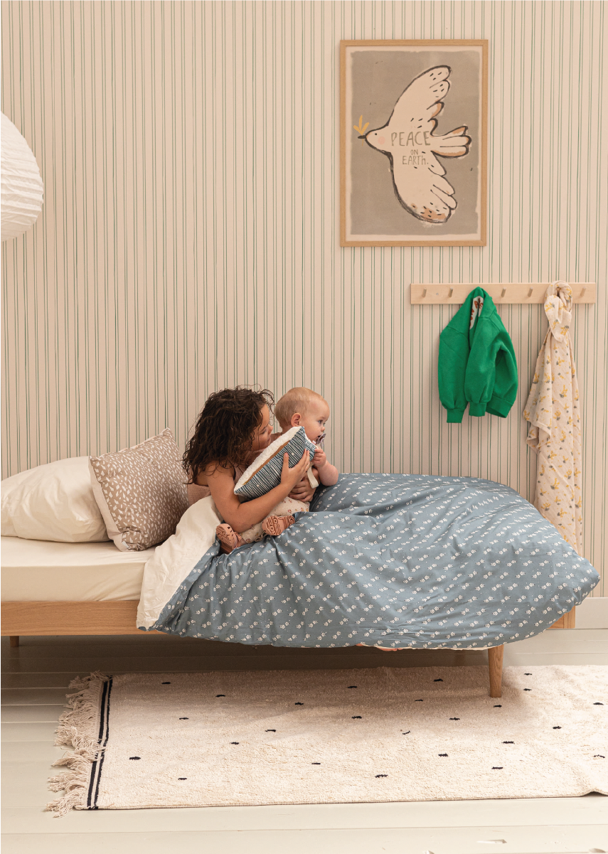Behang Gestreept in een rustig Scandinavisch interieur